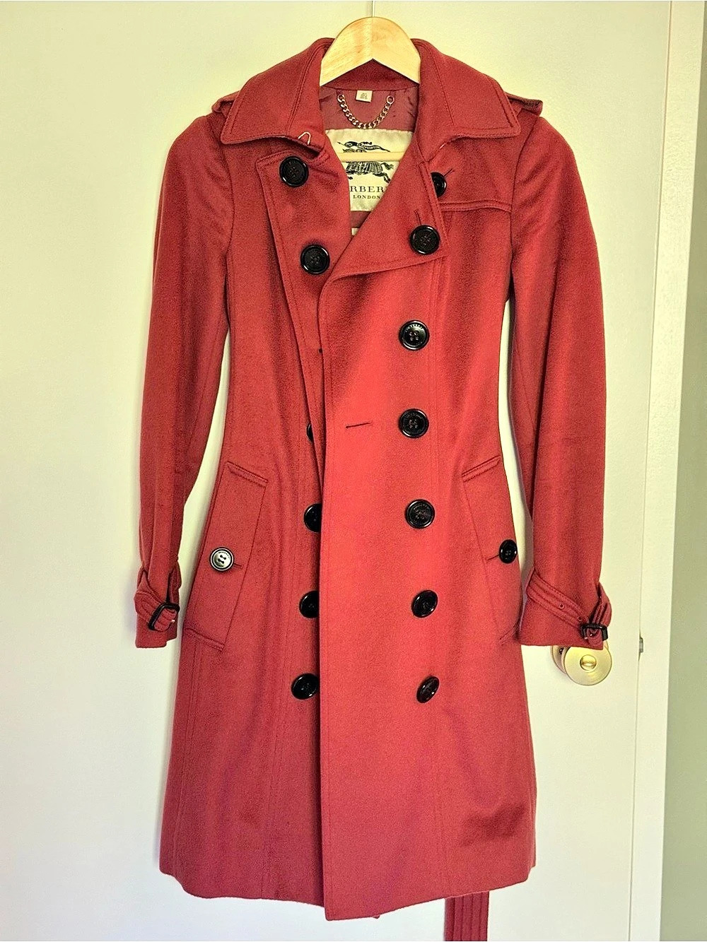 BURBERRY THE SANDRINGHAM — 100% CASHMERE TRENCH COAT — SIZE 2 — FUCHSIA PINK